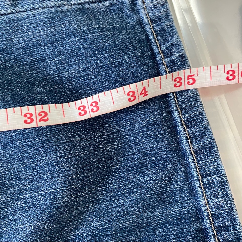 Elle Distressed Medium Wash Crop Jeans - Picture 15 of 16